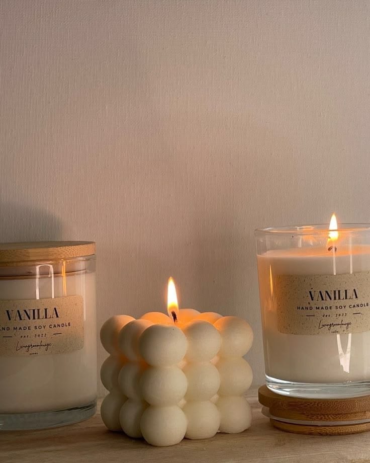 Bougie à l'amande Lundi Neuf